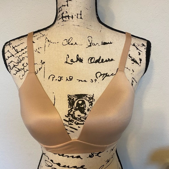Aerie Nude Bra - Picture 2 of 6